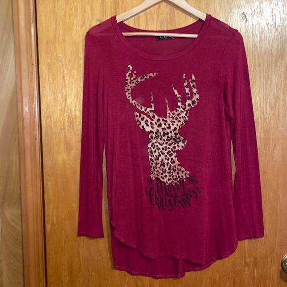 •ZUTTER•MAROON LEOPARD DEER "MERRY CHRISTMAS" HIGH-LOW SCOOPNECK BLOUSE SMALL - Picture 2 of 7